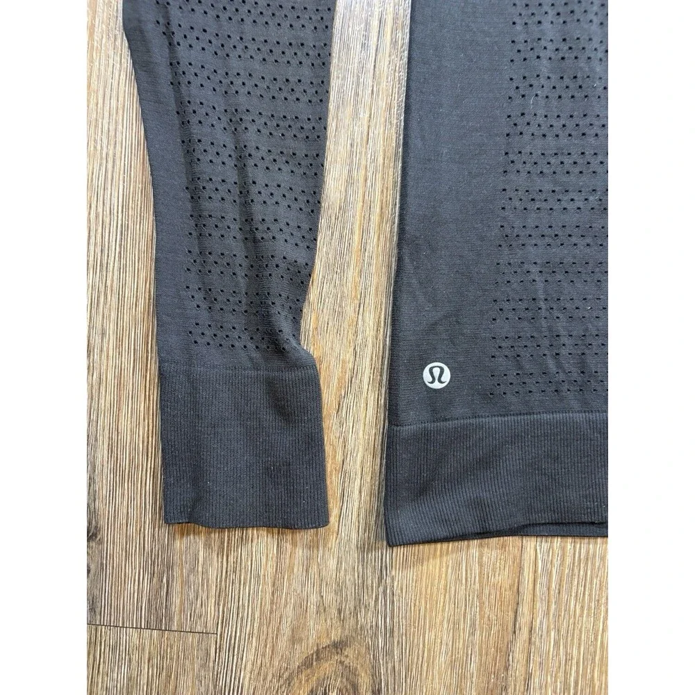 Lululemon Top Breeze By Long Sleeve Squad Perforated Black Womens Sz 6